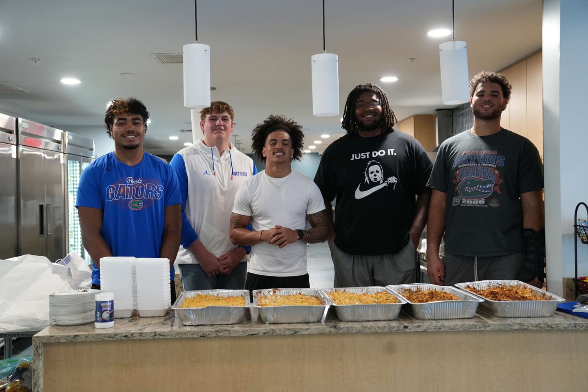 We spent the night at the Ronald McDonald House cooking for families going through tough times. Grateful for the chance to give back. This is what it means to be a Gator!If you're interested in helping out, you can sign up here:rmhcncf.org @FL_Victorious #FVFoundation