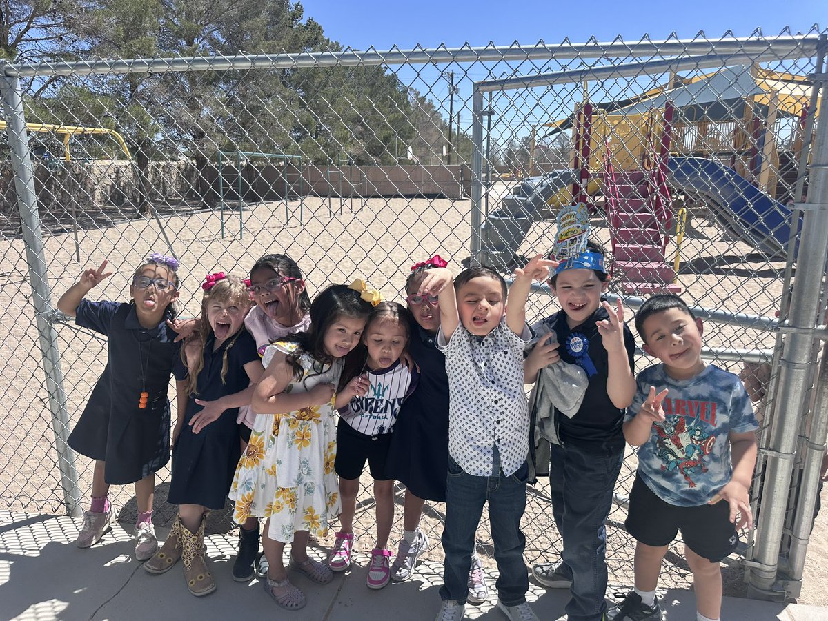 A few playground smiles 😃 
Happy Munchkins = Happy Coach ❤️ #TeamSISD