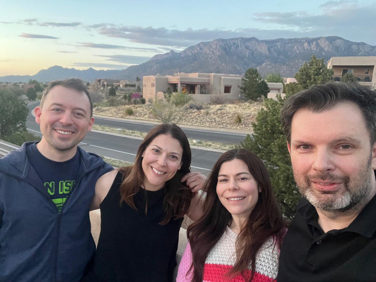 davethompsonMD's tweet image. New Mexico for the week! Primary goals include vitamin D and chile repletion.