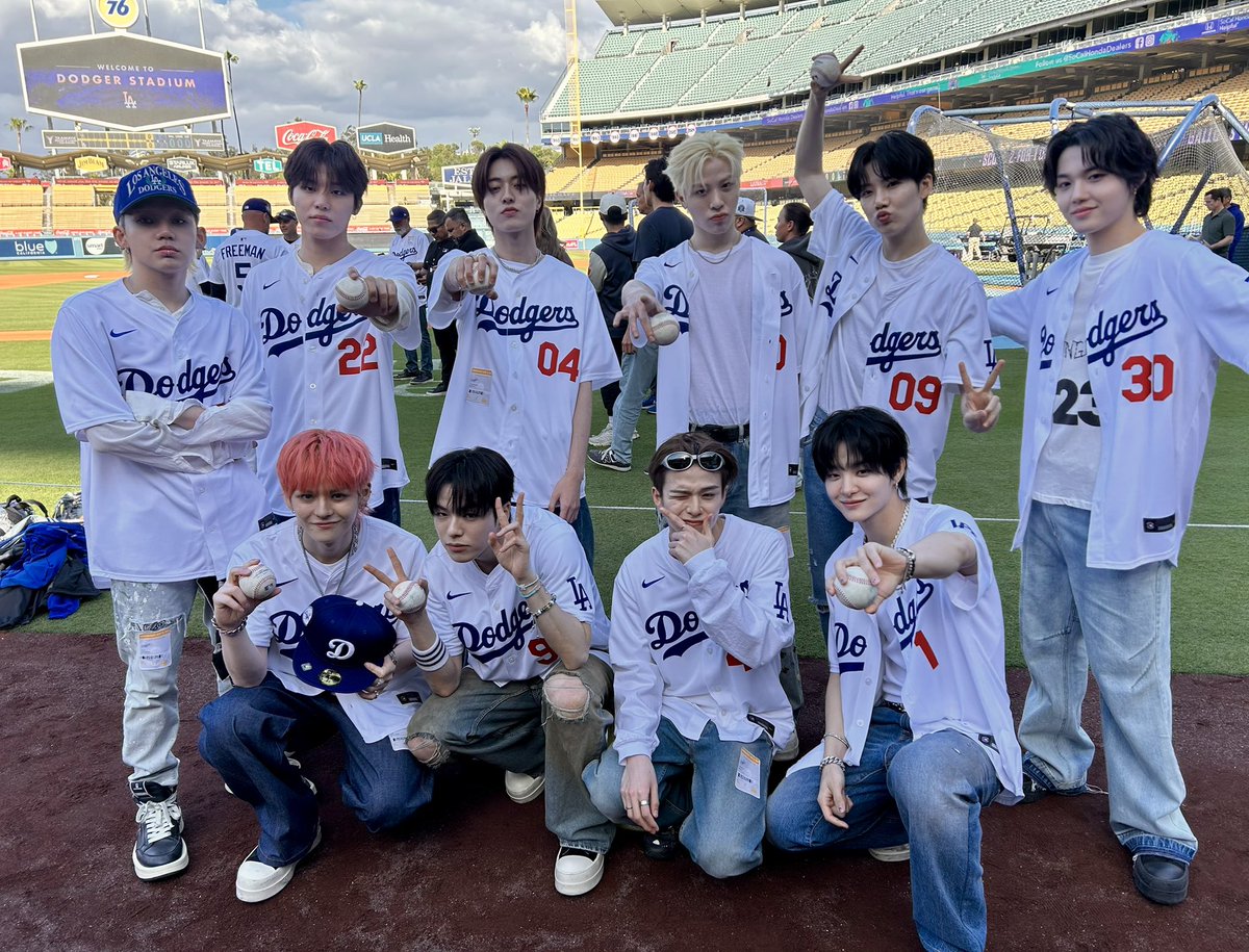 hochi_MLB's tweet photo. #TREASURE の皆さんがドジャースタジアムを訪問しています！

@ygtreasuremaker https://t.co/k1j7ihfxsd