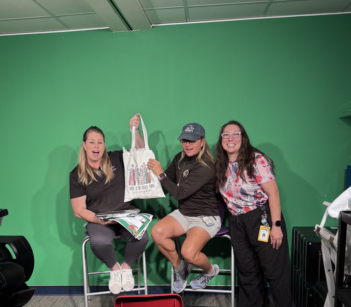 Lisa Jean Newbrough tweet media