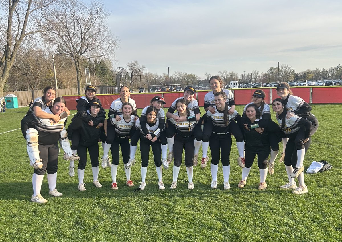 St. Laurence Softball tweet media