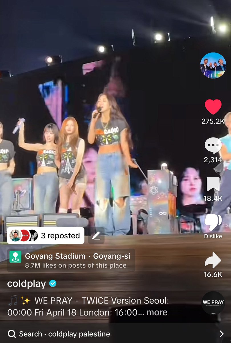 ajezzzzzzz's tweet image. The TWICE members were all wearing T-shirts with the colors of the Palestinian flag too. 

🤍🖤💚❤️ #WEPRAY_TWICEVersion