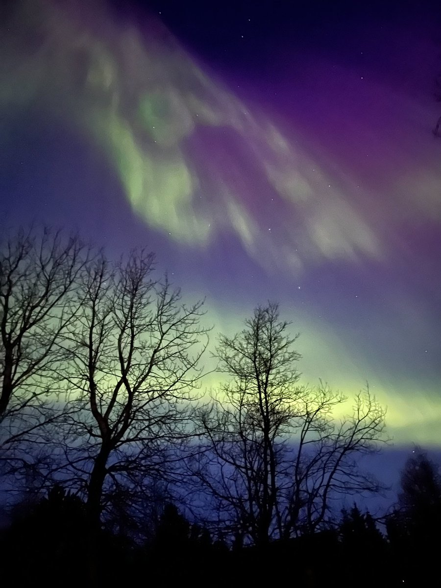 16 avril 2025, vers 22h57, Islande 🇮🇸 #NorthernLights #Auroraborealis