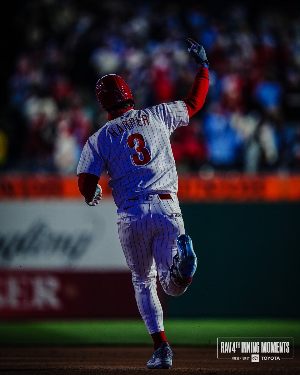 Phillies's tweet photo. 📸 The Showman https://t.co/nJ6q1kpP12