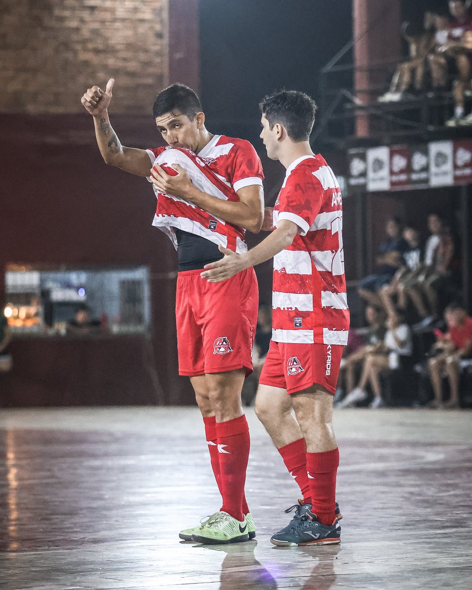 AfemecFutsal_'s tweet photo. #AFEMECLive | ¡FINAL!
➖ Exa Ysaty (2-4) #AFEMEC
⚽️ Cristhian Escobar, Fernando Brambilla, Oscar Basualdo, Leandro Acosta.
#AFEMECesFutsal 🔴⚪️ https://t.co/sSYFwD8oqb