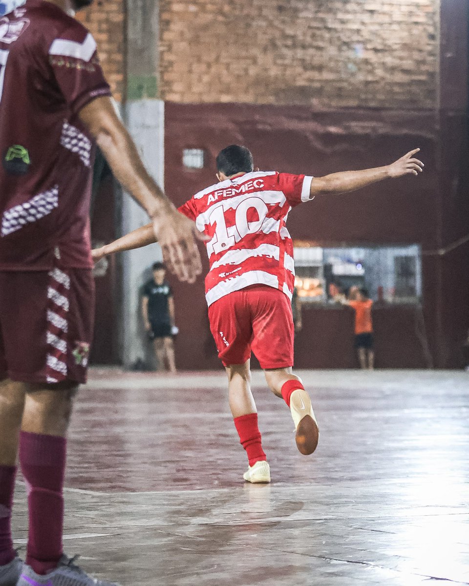 AfemecFutsal_'s tweet photo. #AFEMECLive | ¡FINAL!
➖ Exa Ysaty (2-4) #AFEMEC
⚽️ Cristhian Escobar, Fernando Brambilla, Oscar Basualdo, Leandro Acosta.
#AFEMECesFutsal 🔴⚪️ https://t.co/sSYFwD8oqb