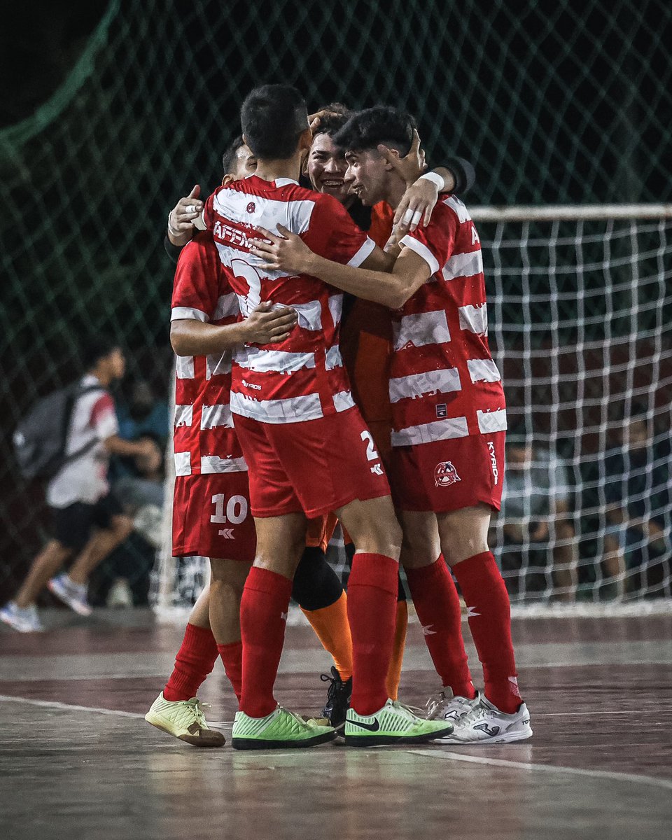 AfemecFutsal_'s tweet photo. #AFEMECLive | ¡FINAL!
➖ Exa Ysaty (2-4) #AFEMEC
⚽️ Cristhian Escobar, Fernando Brambilla, Oscar Basualdo, Leandro Acosta.
#AFEMECesFutsal 🔴⚪️ https://t.co/sSYFwD8oqb
