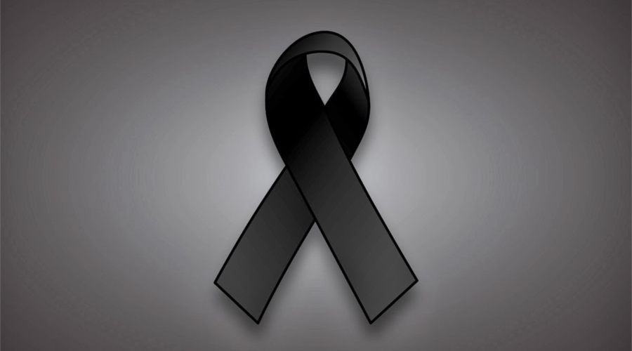 Como alias 'Bam Bam' de 40 años, fue identificado el hombre asesinado en la calle 42 con calle 13 de #Yopal.

Según información preliminar, esta persona fue abordada por dos hombres que se movilizaban en una moto NKD, los cuales le propinaron disparos qué produjeron su deceso.