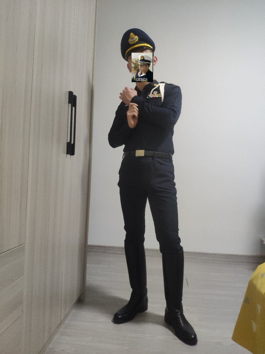 CNFJOi's tweet photo. 查岗，看看有多少人上班摸鱼 https://t.co/oxqpeKJrQ5