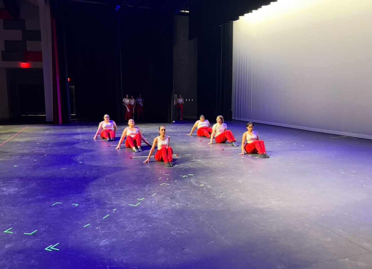 Our awesome Dynamic guard in the SHS Dance recital last night. Great job guard! 👏🏻🤩