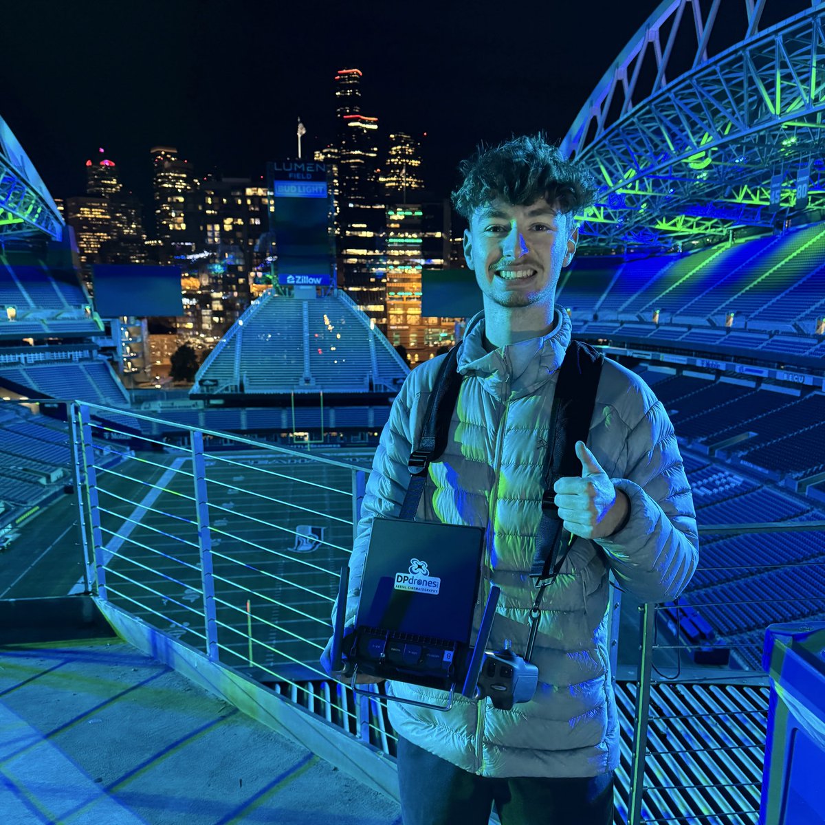 reichsrevenge's tweet photo. Stoked to share I have started a full time position as Social Producer @Seahawks! I want to thank @LukerBenna and @josephlipsen for all the opportunities and memories I have already made, and excited for the future. 

Go Hawks! https://t.co/iXVP4yAs6R
