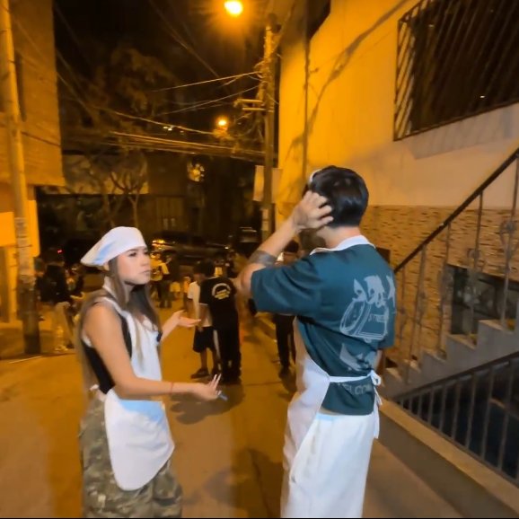 DiealisUpdates's tweet photo. "IRL EN EL BARRIO DE MILENKA" 🐩💚

KICK (ON): https://t.co/7042BAv0hx 

#WaaCrew #DIEALIS @diealiss https://t.co/eo6qfdKRiu