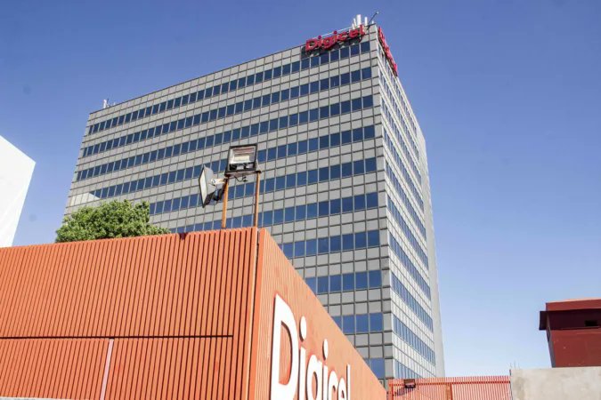 Le Grand Sud plongé dans le noir numérique : panne de fibre sur la RN#2, <a href="/DigicelHT/">Digicel Haïti</a> invoque l’insécurité. Aucun plan d’urgence, zéro solution temporaire, pas même un dédommagement. Un géant des télécoms incapable d’assumer ses responsabilités. #SkandalNews