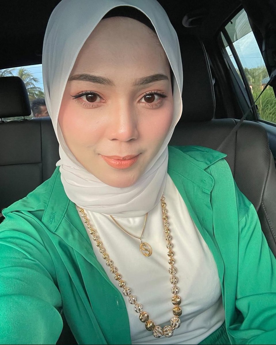 koleksi awek tudung² (@gurlhijab) on Twitter photo 