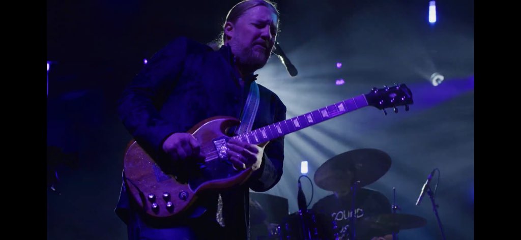 Flying DIA > SFO on biz trip wishing I was in NyC but streaming the <a href="/allmanbrothers/">Allman Brothers Band</a> at full volume at great quality - thanks <a href="/united/">United Airlines</a> !  fire first set !!