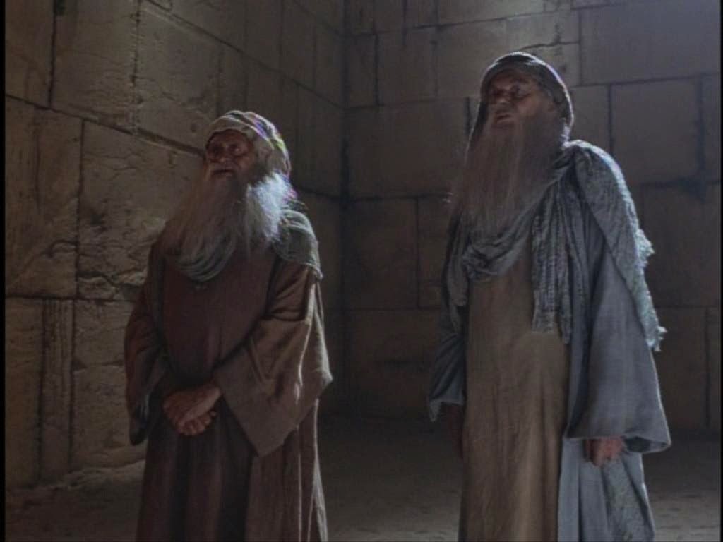 ani tzufa roch, hashlich ha'achron haya shaninu, achad yetza letail barchavi yisral vani nishe'arti. akov achari kan, tan liyik kadi le'ezor lei lehagia liyoter anshim. toda lech...