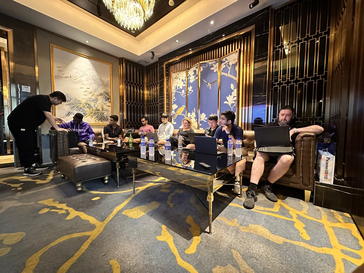 icphub_SG's tweet image. A great session, introducing #ICP to the Network School’s members, teaching them how to get their own internet identities and nns wallet. 

They also discover how #ckBTC integrates Bitcoin’s monetary value and security with the #InternetComputer’s high-performance environment,…