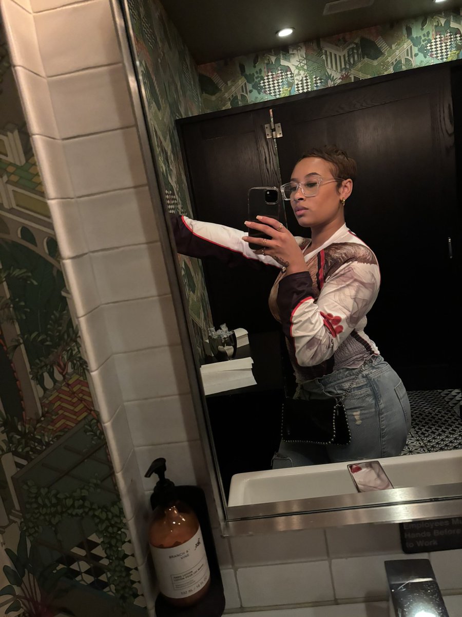 Sheridan💙 (@igobykai) on Twitter photo 