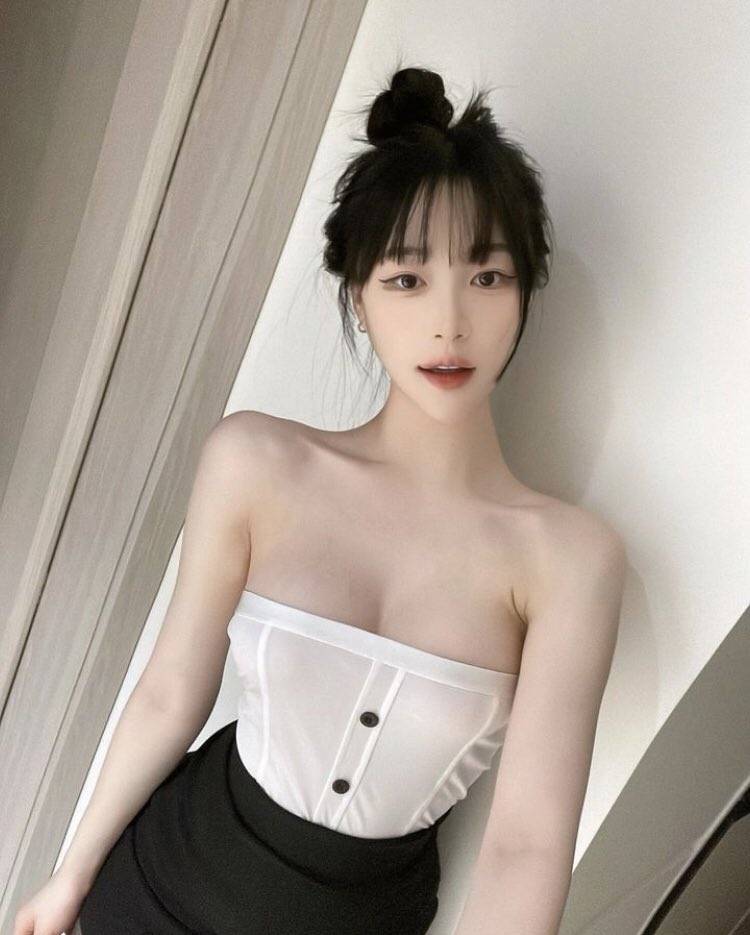 我不是援交  
沒有在收費約             
不看臉    看感覺約            
有人報名嗎？
#新加坡约炮 #马来西亚约炮