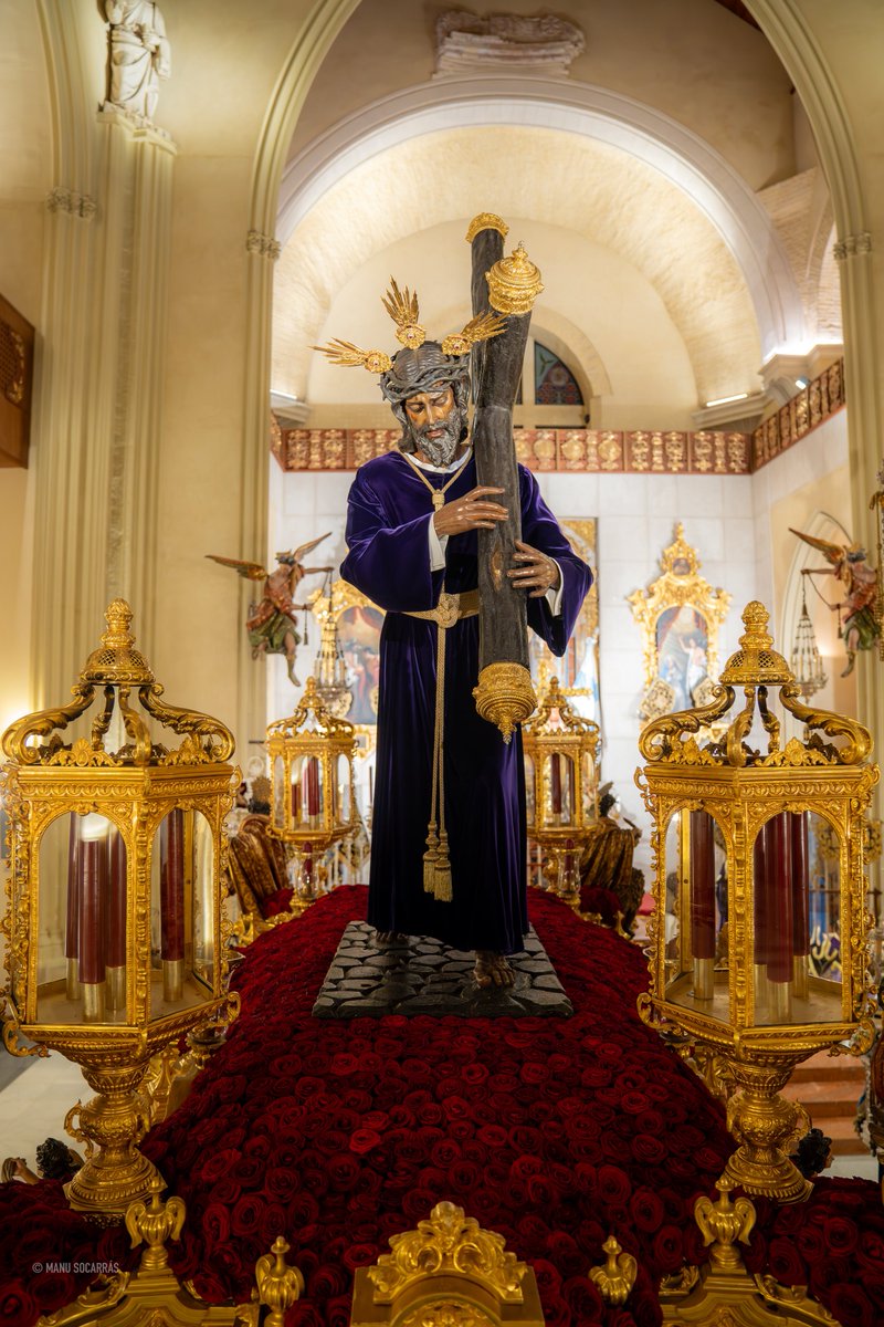 Hdad_LosGitanos's tweet photo. 🟣 A LAS PUERTAS DE LA #MadrugaGitana25

Hoy, Jueves Santo,  amanecen nuestros Sagrados Titulares con el exorno floral que lucirán, Dios Mediante, en la Estación de Penitencia.

#SaludyAngustias https://t.co/g3zEffFeaO