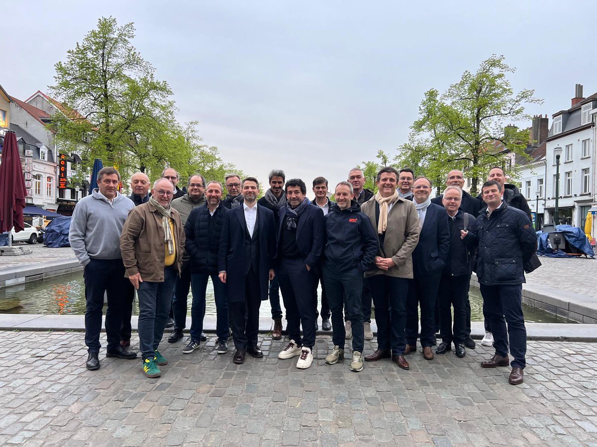 Avec <a href="/medefperigord/">MEDEF Périgord</a> à #Bruxelles : des chefs d’entreprises qui ont, chacun dans leur secteur, des sujets de réglementations UE et qui bénéficient aussi de la force 🇪🇺 (marché intérieur,…).
Faisons les réglages nécessaires &amp; l’UE en sera renforcée !

Le <a href="/medef/">Mouvement des Entreprises de France</a> porte leur voix.