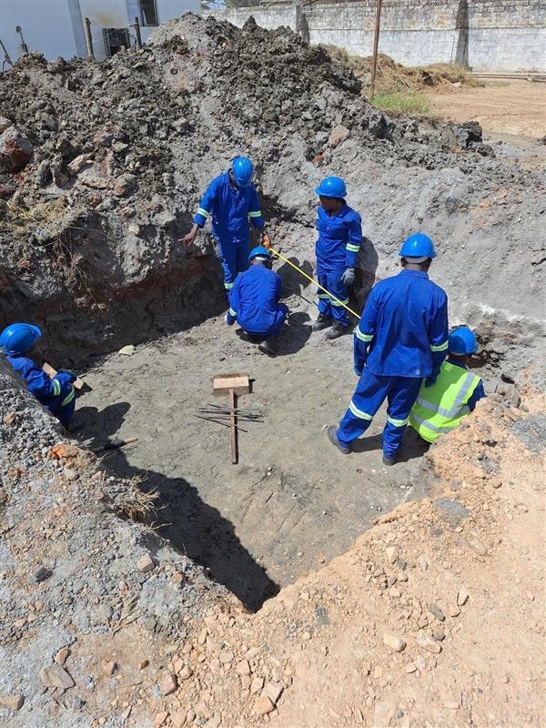 ReheatzSDG's tweet image. Happy #FieldworkFriday! Construction began on Monday at @MyZambeef with @MuralMk and @Build_It_Int preparing the site. Excited for the work ahead! @Researchirel @Irish_Aid @tcdengineering