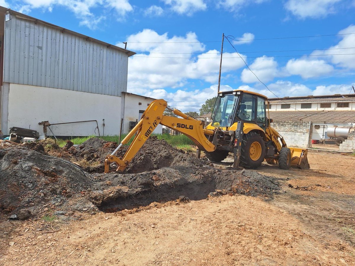 ReheatzSDG's tweet image. Happy #FieldworkFriday! Construction began on Monday at @MyZambeef with @MuralMk and @Build_It_Int preparing the site. Excited for the work ahead! @Researchirel @Irish_Aid @tcdengineering