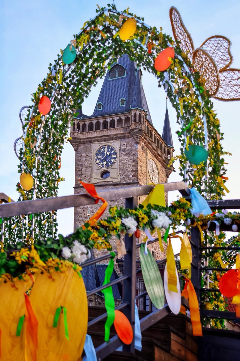 🐣🌸 Coming to Prague for Easter? Find all you need to know to make the most of it!

Traditional Easter markets🥚, special rides in a vintage tram 🚋, Easter mass services ⛪, spring walks with official guides 🥾 &amp; so much more! 

👉 bit.ly/easter-in-prag…

📸 @klara_has