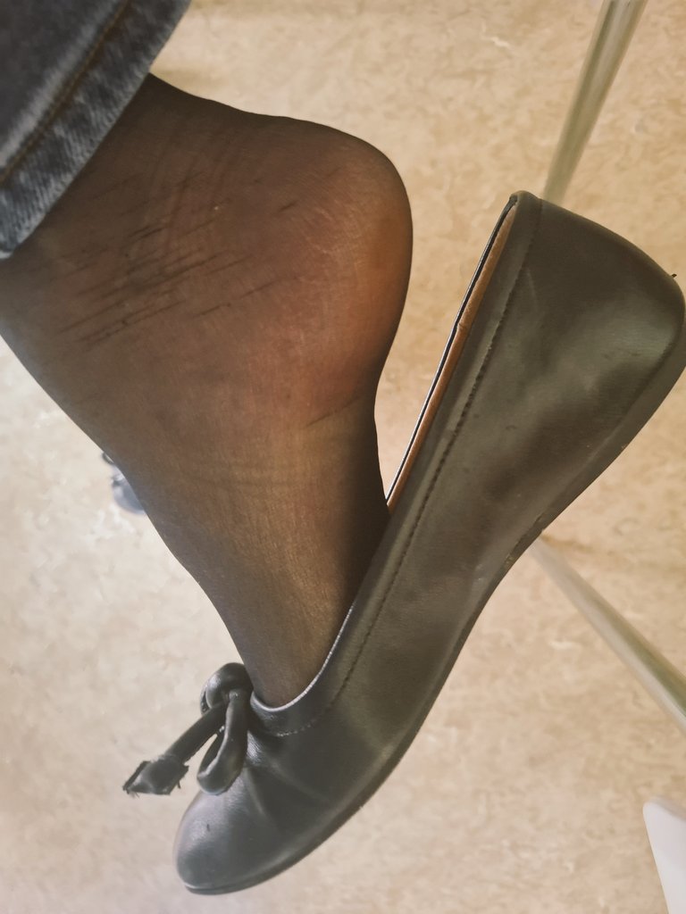 NicoleNikM's tweet photo. 15 Euro inkl Versand innerhalb Deutschlands 🎉🦶👃
#DUFTNYLONS
Wer möchte sie?
#Füße #beta #Nylons #Duft #fußduft #Mini #cum #loser https://t.co/9cHNfxf7OJ