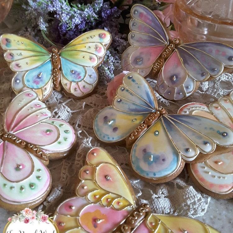 aesttics's tweet photo. butterfly cookies https://t.co/Wf0L3JWciP