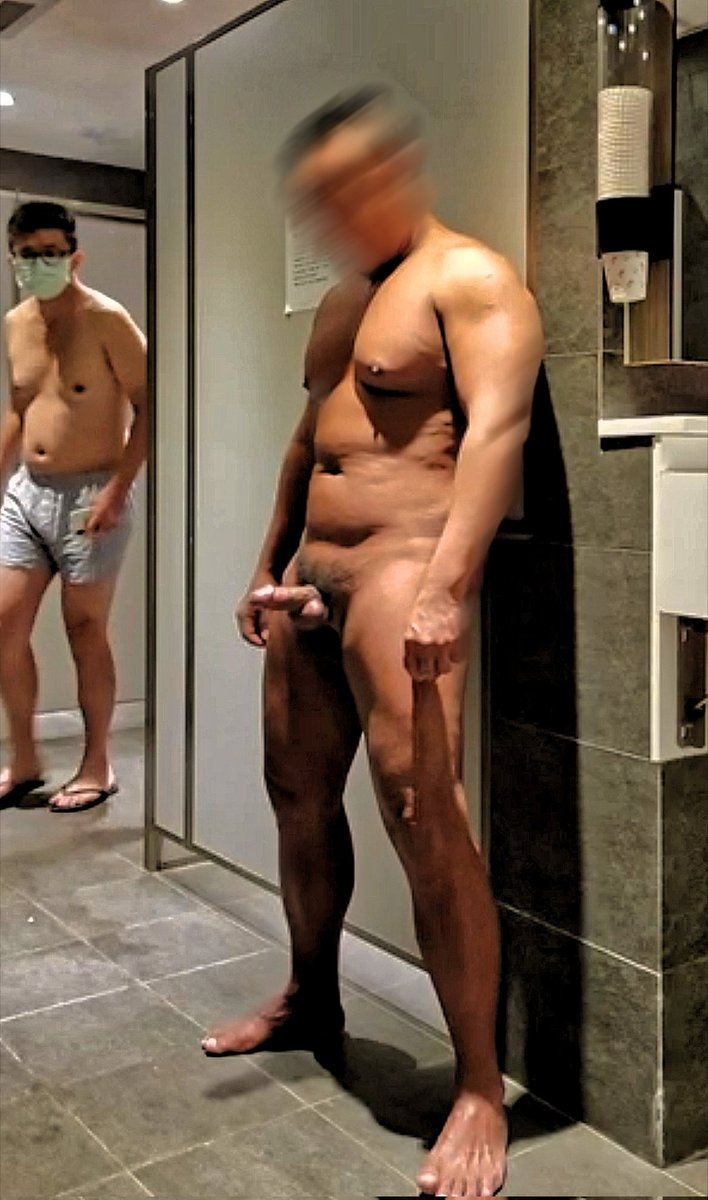 🔞警告🔞

在上班的時間偷看，當心會被同事發現喔！
😂😂😂

＃喜歡裸拍