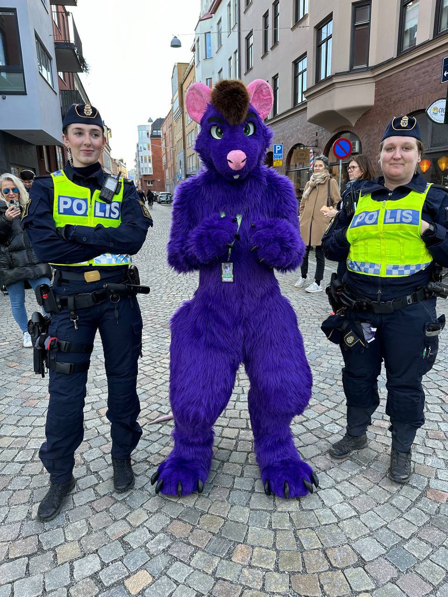 ScratchThatRat's tweet image. Why not haha