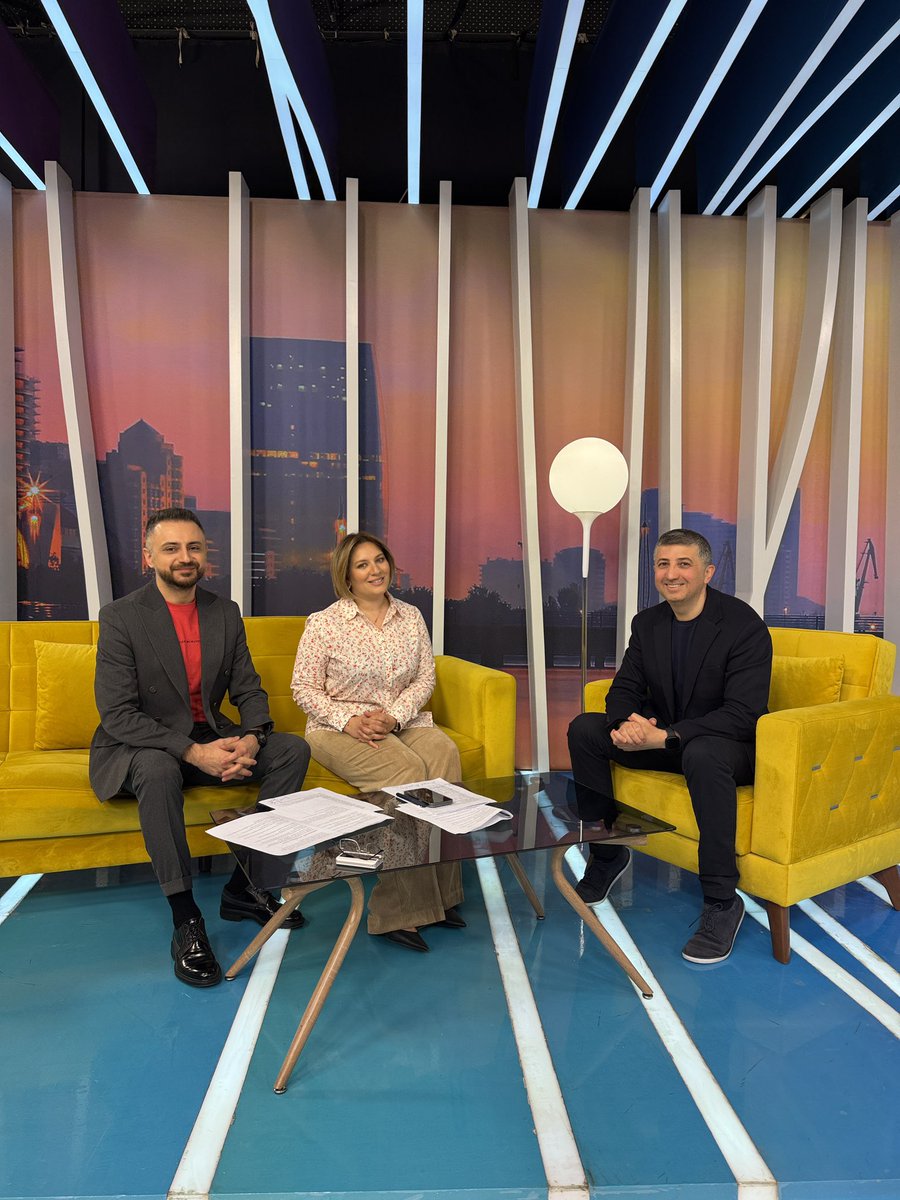 İctimai TV-nin bu səhərki efirində ünsiyyət bacarıqlarının əhəmiyyətindən bəhs etdik.