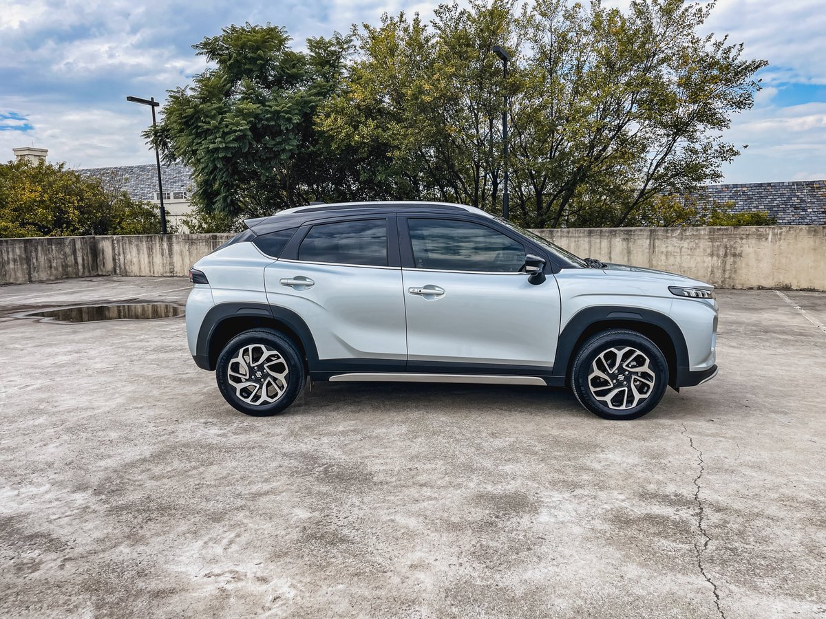 khuleonwheels's tweet photo. We have spent some time behind the wheel of the range-topping Suzuki Fronx 1.5 GLX Auto. In terms of looks, we think it’s one of the best-looking models in the Suzuki range—it just has the right proportions. Inside, it does look a bit…
#SuzukiSA #SuzukiFronx #ShapeYourNew https://t.co/elrA4vbk7O