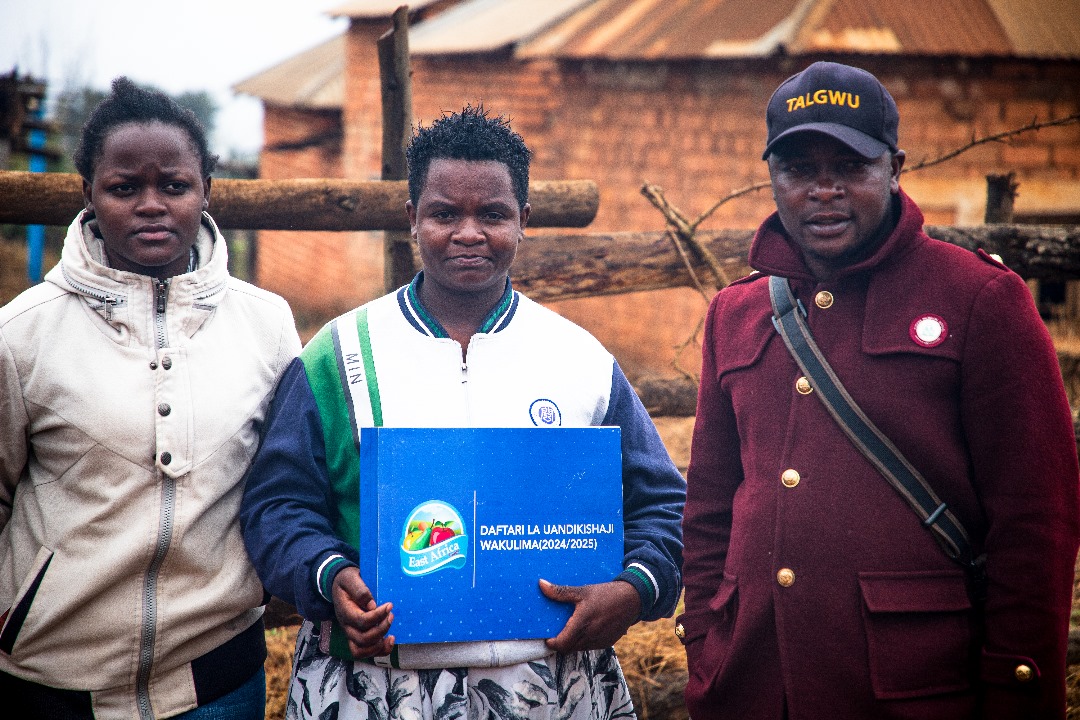 eafoods_'s tweet photo. Every farmer registered is a step towards stronger communities and a more secure food system. 

Out in the field for the 2024/2025 registration  connecting farmers to opportunities and ensuring no one is left behind.

#EAF #EAFoods #FarmerRegistration #FoodSecurity #Impact https://t.co/NC2JJKChsb