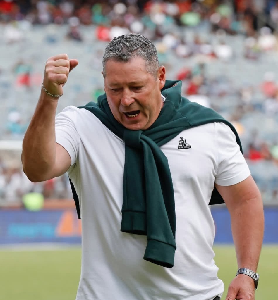 Sospeter1993's tweet photo. Fadlu Davids na Steve Barker wamekutana mara moja kwenye ligi ya Afrika kusini, ilikua May 13,2023 na Fadlu akiwa na Maritzburg alishinda 1-0 dhidi ya Stellenbosch ya Steve Barker (yupo mpaka sasa) goli lilifungwa na Mfaransa Amadou Soukouna ambaye kwasasa anachezea Cape Town. https://t.co/na16X3j8Gd