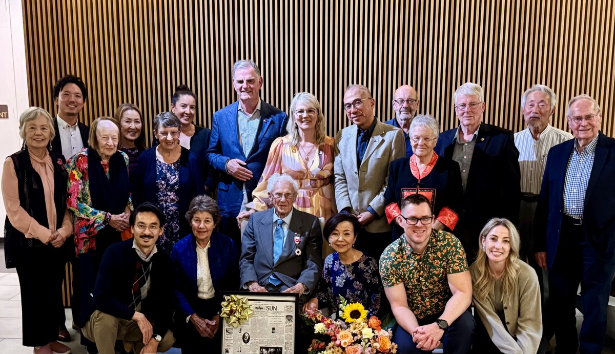 JPEmbassyAU's tweet image. “Congratulations to centenarian Terry Colhoun!💯Founder of Australia-Japan Society in #ACT, your efforts helped achieve true friendship 🇦🇺🤝🇯🇵. An honour to celebrate your 100th "Momoju" b'day with #AJS &amp;amp; friends🧡 Keep passing your love of 🇯🇵 to the next generation!"-Amb Suzuki