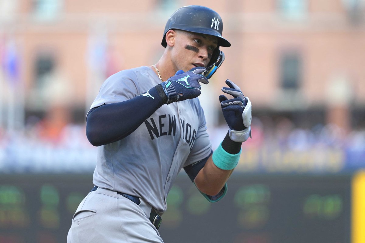 RyanGarciaESM's tweet photo. Aaron Judge's last 141 games played:

.363/.495/.792 | 1.287 OPS | 59 HR | 146 RBI | 12.6 fWAR https://t.co/mB9ulBA0hI