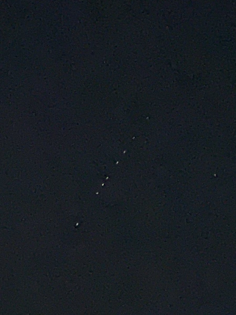dupuyc3's tweet image. @ToddYakoubian @KATVJames Starlink satellites appearing to the north of Benton a few minutes ago…..