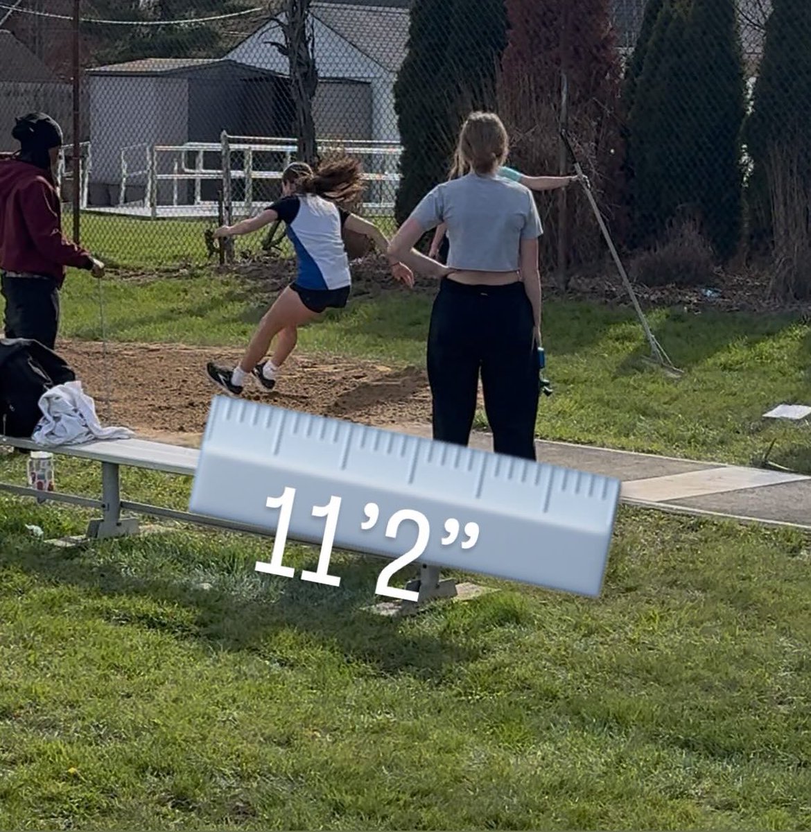 Coach_JCarp's tweet image. 8th Grade Season underway!

High Jump - 4’8”🥉

#CHASINGPRS