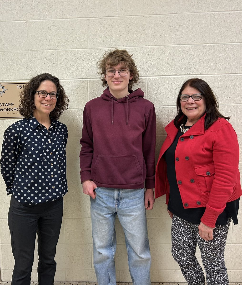 Tim is back to visit from 🇩🇪! This young man earned a 5 on both AP calc and AP stats in the same year with English as his second language. Impressive young man!