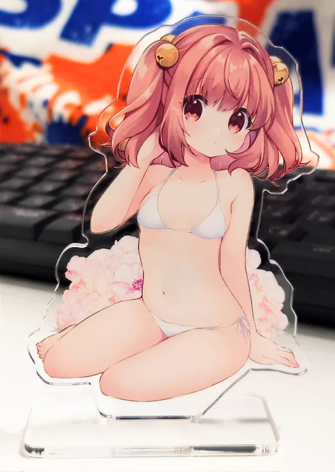 春例大祭のグッズ届きました〜!小鈴ちゃん着せ替えアクスタ!マグネットでお洋服がくっついています。サイズは10cm程です。 