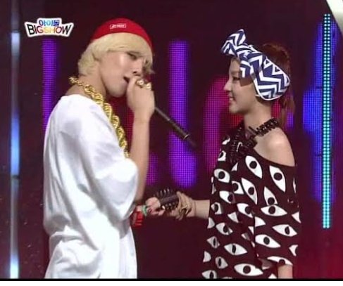 Angelninz1's tweet photo. I remembered something about the ribbon...☺️🍎♥️ #cute
#gdsan #nyongdal #applers https://t.co/22iAVSZElV