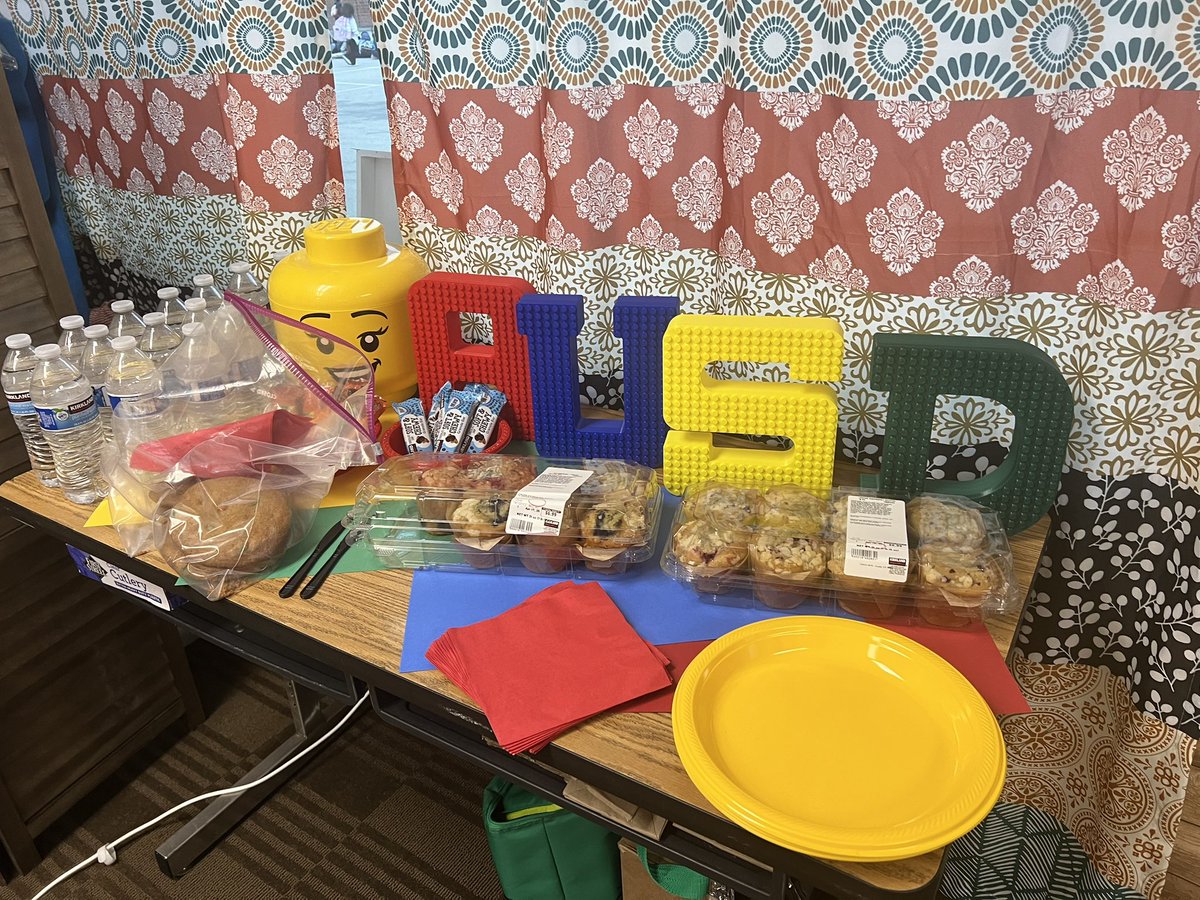 HalimStephaniee's tweet image. 🧰🦾🦿⚙️#Lego Robotics #edutech @ArcadiaUnified @CaminoGrove 🫱🏼‍🫲🏾🎉🎊Special 🛵👏🏼Thanks to our amazing coaches @lantonha and H.Floyd for taking the time to create such a wonderful 🧱🏗️ Lego PD! #TeacherEd #teacherlife🧑‍🔧👩🏻‍🔧👨🏽‍🔧🧑🏿‍🔧@ReneeCostarella