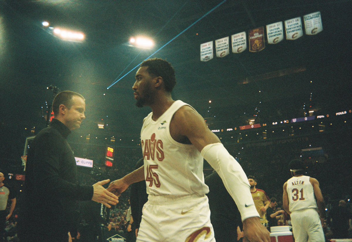 ndyDiederich's tweet image. Took a disposable film camera courtside to the Cavs/Kings game... had some fun in the process.
#LetEmKnow