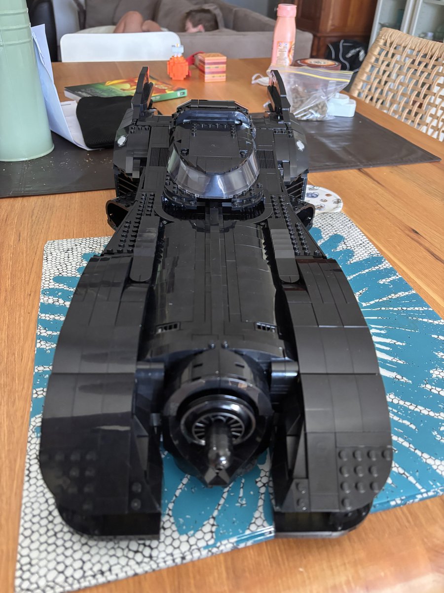 #LegoBatBuild Day 4 and things flowed smoothly. Pushed through the end as the pieces were all so much easier to find. A fun build even despite the fact everything was lumped into three bags.