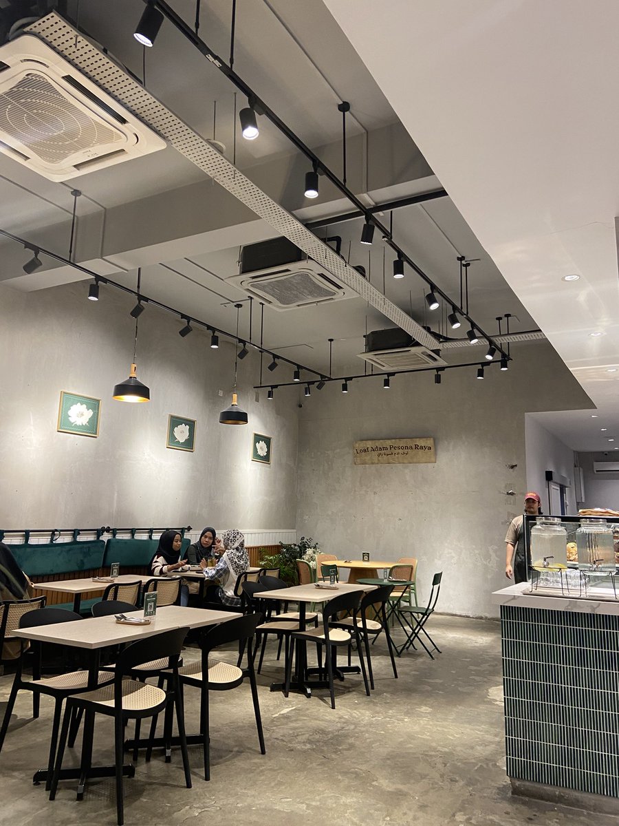 📍Loaf, Adam  Larkin

Still my fav cafe if i nak cari dessert yang sedap.
