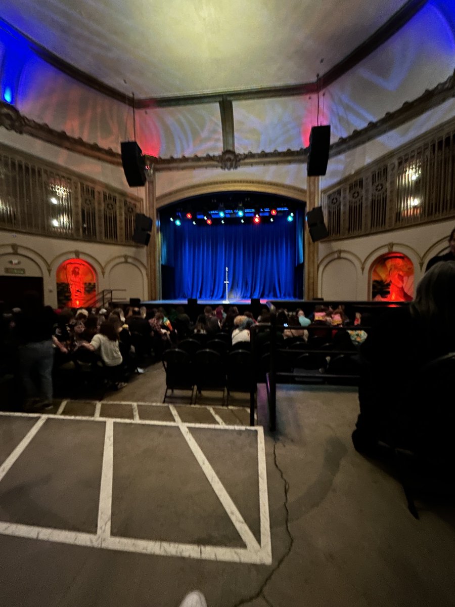 room full of tommyinnit fans…. worst horrors came true