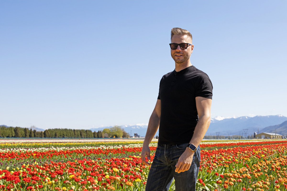 br_webb's tweet photo. I’m like a tulip—colourful, bold, and unapologetically me!

#OutAndProud #ExploreWithPride #LiveOutLoud #ShowYourPride #Pride #GayEveryday #Zaddy #LakelandFlowers #AbbotsfordTulipFestival #ExploreAbbotsford https://t.co/sHf6qRnUZE